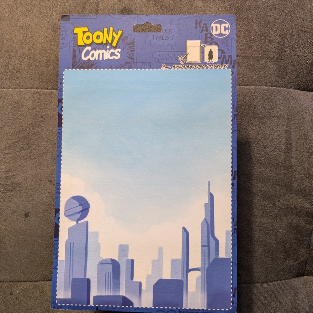 Action Figure - Picture 2 of 2
